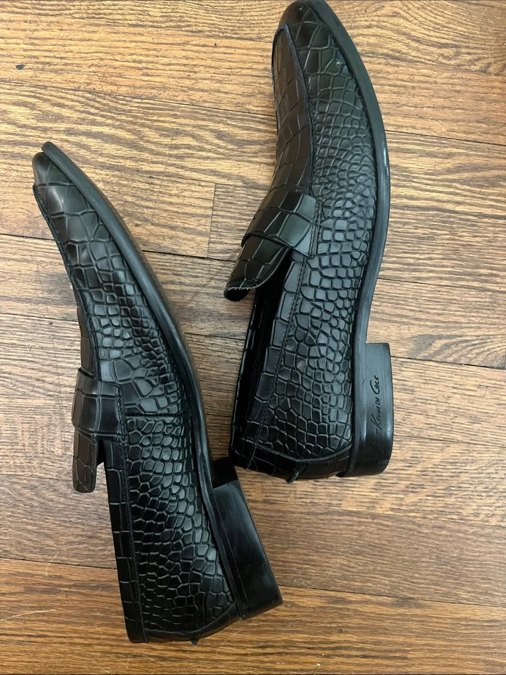 Kenneth Cole Black Croc-Embossed Slip-On Loafers